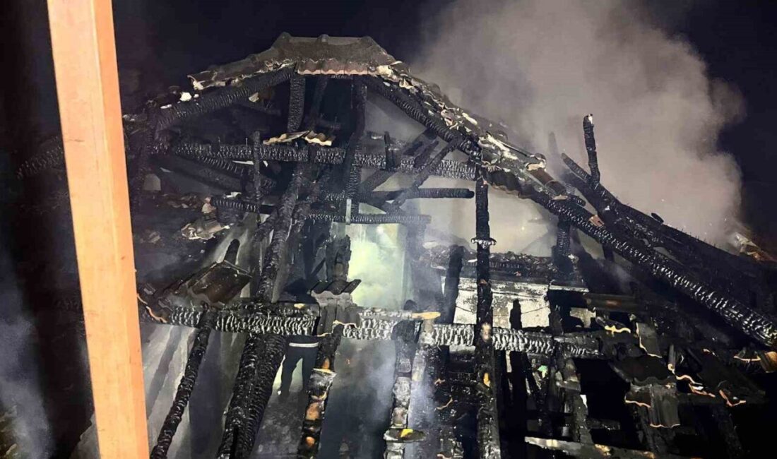 Aydın’ın Sultanhisar ilçesine bağlı Atça Mahallesi’nde gece saatlerinde çıkan yangında