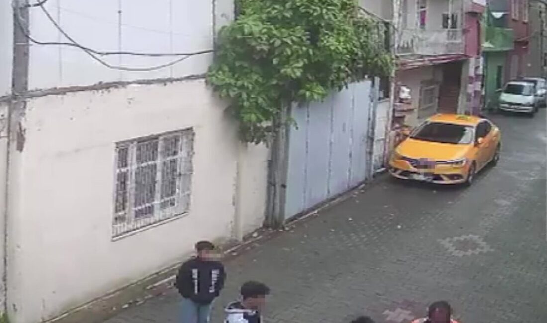 Adana’da sokakta yaşayan kişiyi darp eden 14 yaşındaki çocuk hakkında