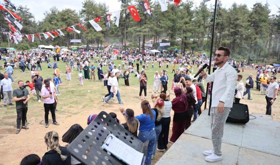Aydın’ın Söke ilçesinde bu yıl 21’incisi düzenlenen Karadeniz Yayla Şenliği,