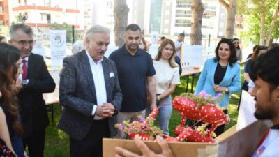 Söke’de özel öğrencilerin hazırladığı projelerle, 4006 Bilim Fuarı sergisi açıldı.