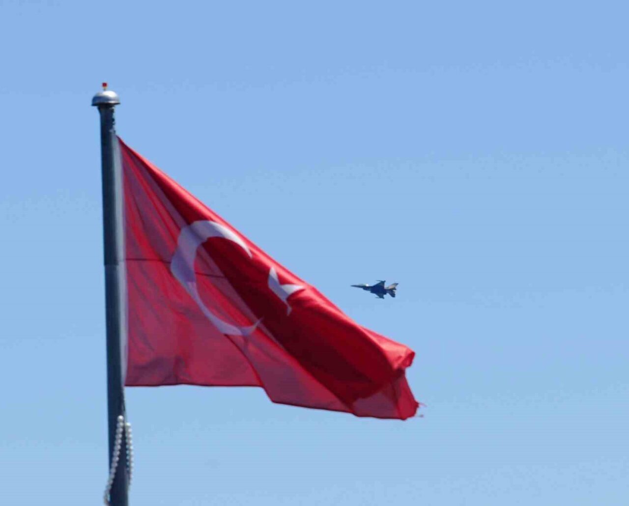 SAMSUN (İHA) – SOLOTÜRK uçakları, 19 Mayıs Atatürk’ü Anma, Gençlik