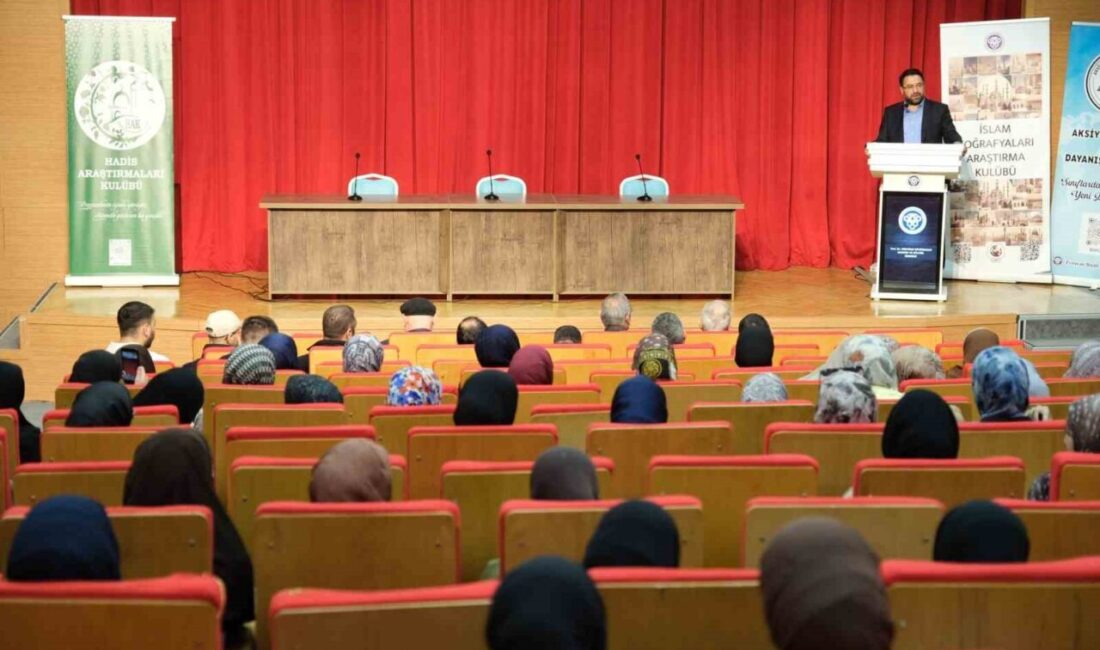 Erzincan Binali Yıldırım Üniversitesi’nde düzenlenen “Sosyal Medya Ahlakı” konferansında, dijital