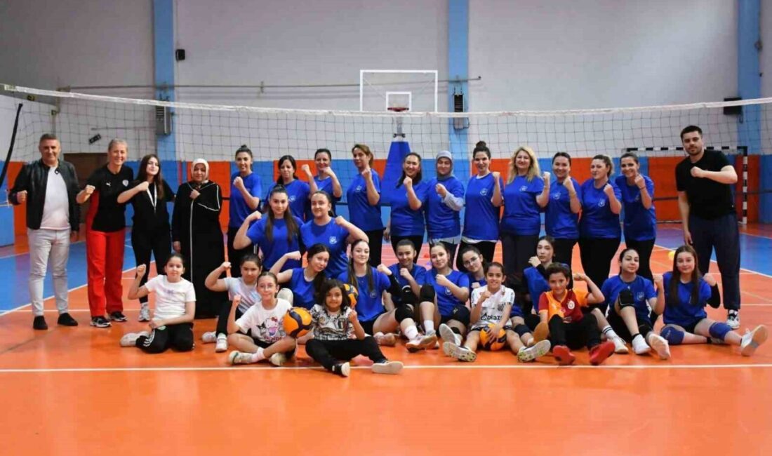 Yunusemre Belediyespor, Anneler Günü’nü sporcular ve annelerini aynı sahada buluşturan