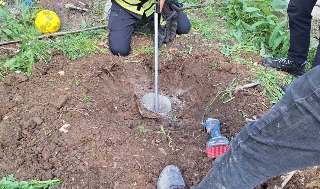 Tekirdağ’ın Muratlı ilçesinde su kuyusunu düşen bir kirpi kurtarıldı. Muratlı