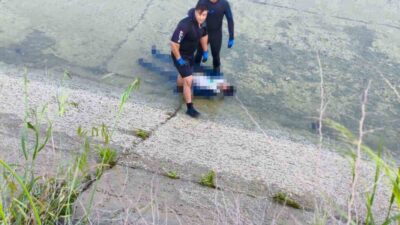 Adana’da arkadaşıyla birlikte sulama kanalı kenarında otururken dengesini kaybederek suya
