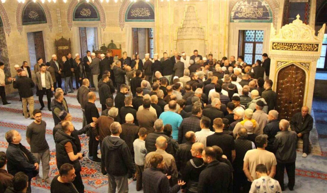 Amasya’nın simge mekanlarından Sultan II. Bayezid Camii’nde Kurban Bayramı namazı