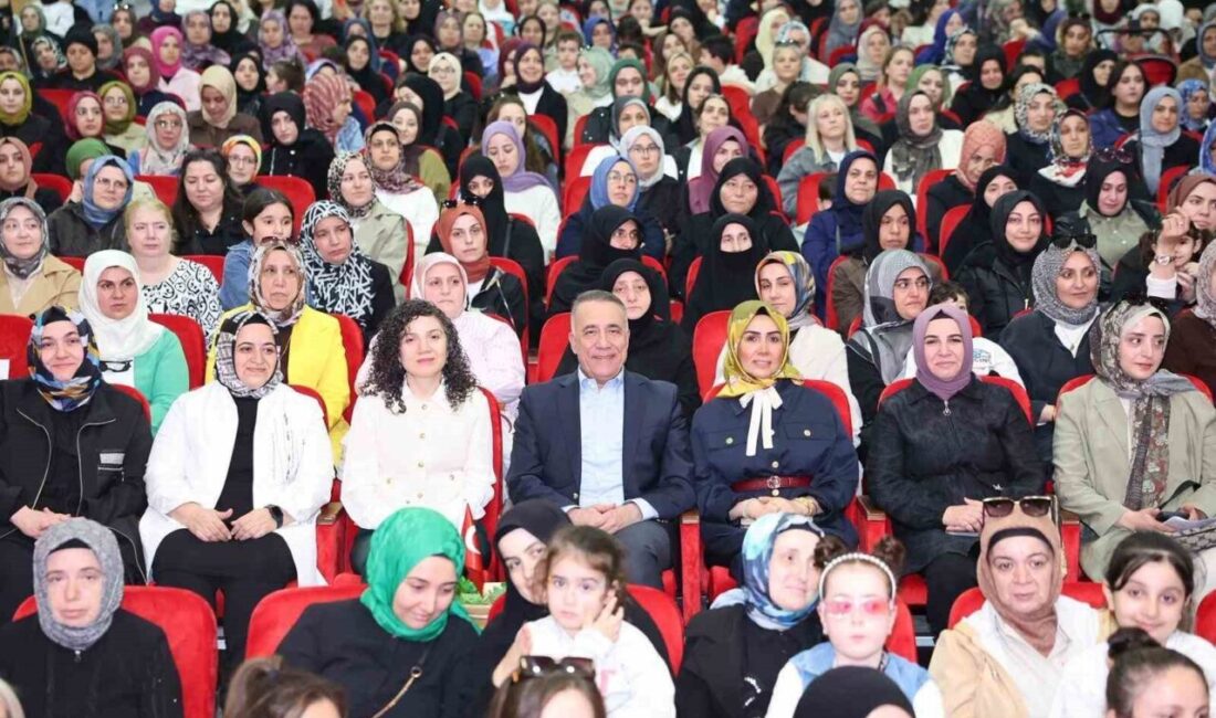 Sultangazi Belediyesi, Anneler Gününe özel düzenlediği ’Bir Ninniyle Değişir Dünya’