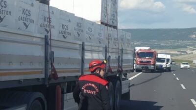 Tarsus-Adana-Gaziantep (TAG) Otoyolu’nda bozulan tıra yardım etmek isteyen kişilere başka