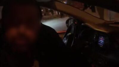 Adana’da trafikte yol verme meselesi yüzünden motosiklet sürücüsüyle tartışan taksici,