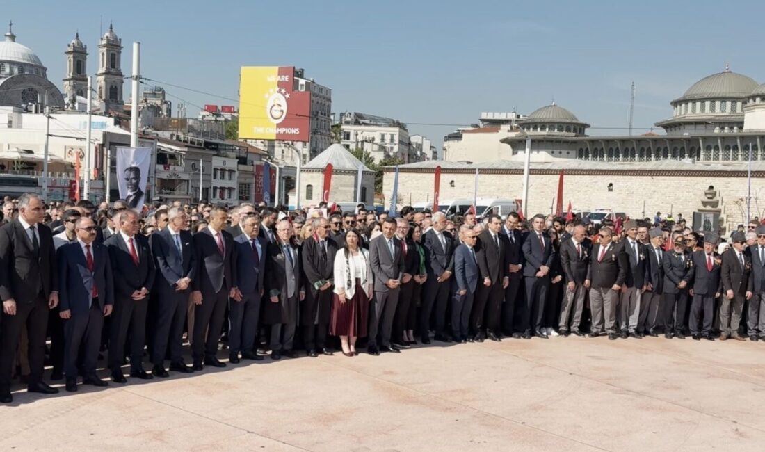 Taksim’de, 19 Mayıs Atatürk’ü Anma Gençlik ve Spor Bayramı nedeniyle