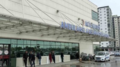 Mersin’in Tarsus ilçesinde 4 öğrenci, dışarıdan aldıkları salamı yedikten sonra