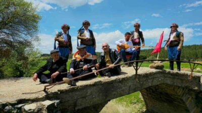 Denizli’nin Tavas ilçesinde, zeybeklik ve efelik kültürü sadece festivallerde değil,