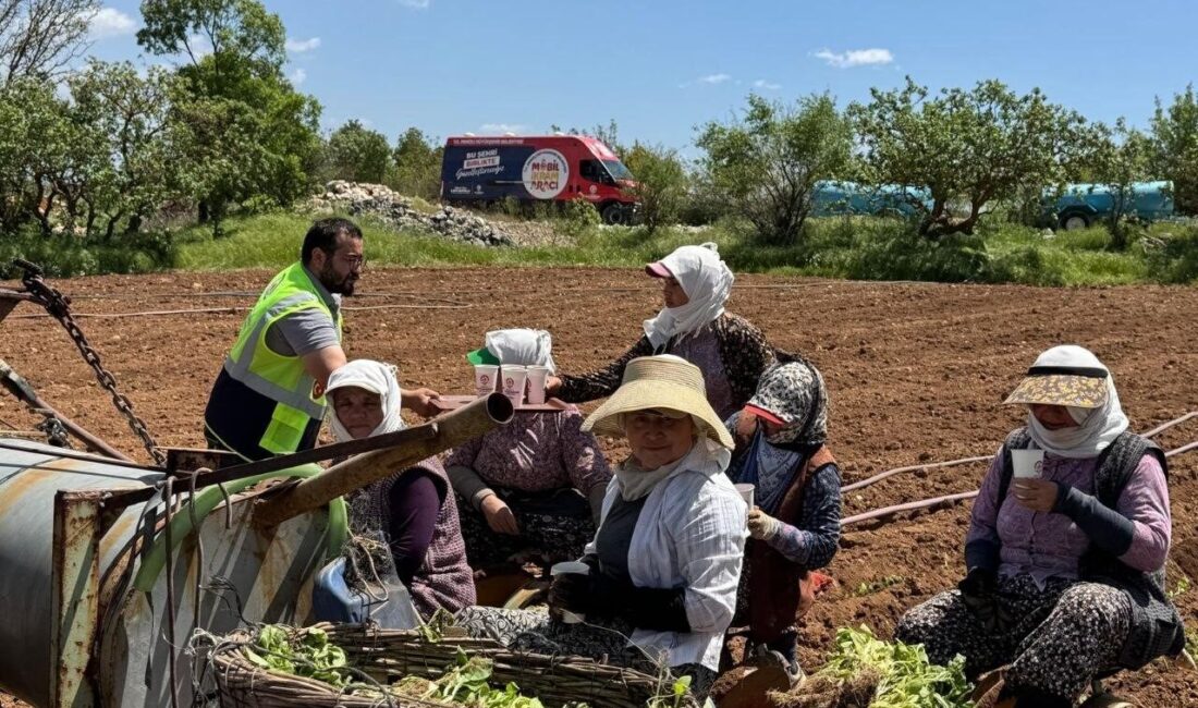 Denizli genelinde yüz binlerce vatandaşa dokunan Büyükşehir Belediyesi mobil ikram
