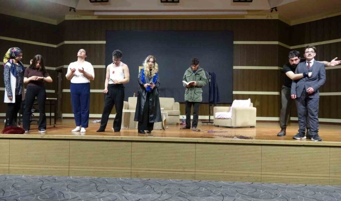 Atatürk Üniversitesi Ziraat Fakültesi öğrencileri tarafından sahnelenen “Son Hasat” adlı