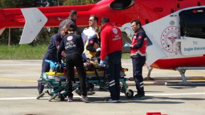 Samsun’un Salıpazarı ilçesinde tarlada düşerek bacağı kırılan kadın, ambulans helikopterle