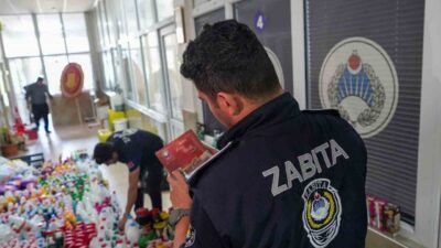 Mersin’in Tarsus ilçesinde zabıta ekiplerince gerçekleştirilen denetimlerde, son kullanma tarihi