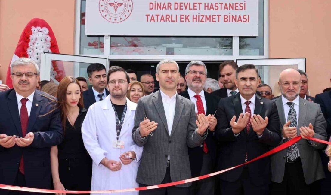 Afyonkarahisar Dinar Devlet Hastanesi Tatarlı Ek Hizmet Binası protokolün katıldığı