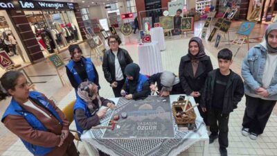 Bitlis’in Tatvan Gençlik Merkezi öğrencileri tarafından hazırlanan filografi sergisi, sanatseverlerin