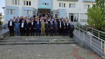 Kurban Bayramı dolayısıyla Bitlis’in Tatvan ilçesinde bayramlaşma programı düzenlendi. Tatvan