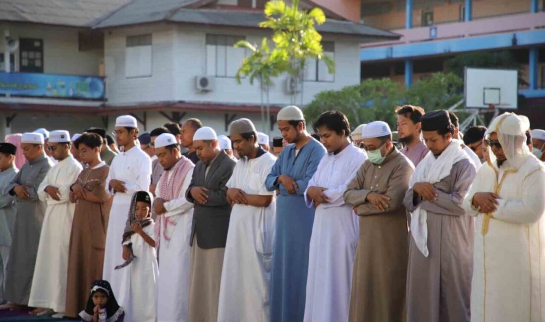 Tayland’da binlerce Müslüman, Kurban Bayramı namazında bir araya geldi. Güneydoğu
