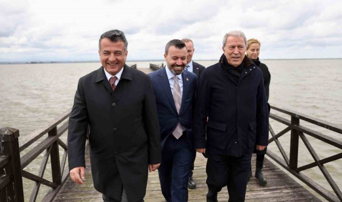TBMM Milli Savunma Komisyonu Başkanı Hulusi Akar, Samsun protokolü ile