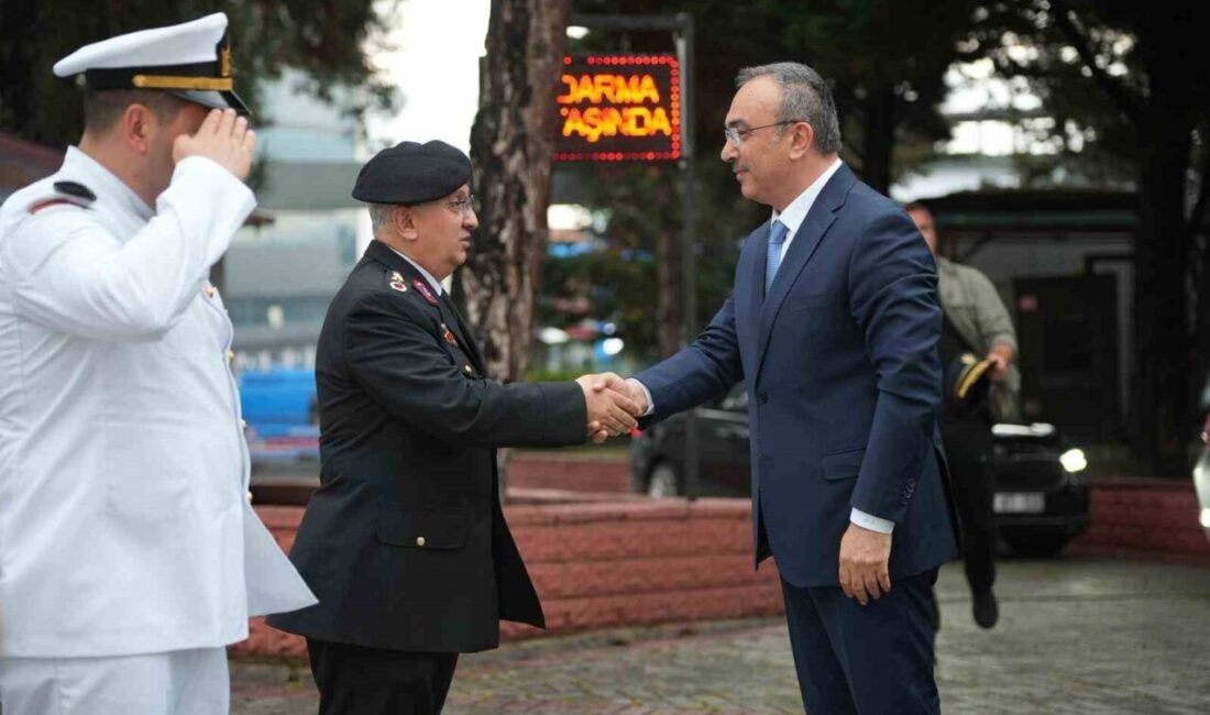 Tekirdağ Valisi Recep Soytürk, Kurban Bayramı dolayısıyla İl Jandarma Komutanlığı’nı