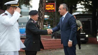 Tekirdağ Valisi Recep Soytürk, Kurban Bayramı dolayısıyla İl Jandarma Komutanlığı’nı