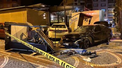 Tekirdağ’ın Hayrabolu ilçesinde meydana gelen trafik kazasında, kontrolden çıkan otomobilin