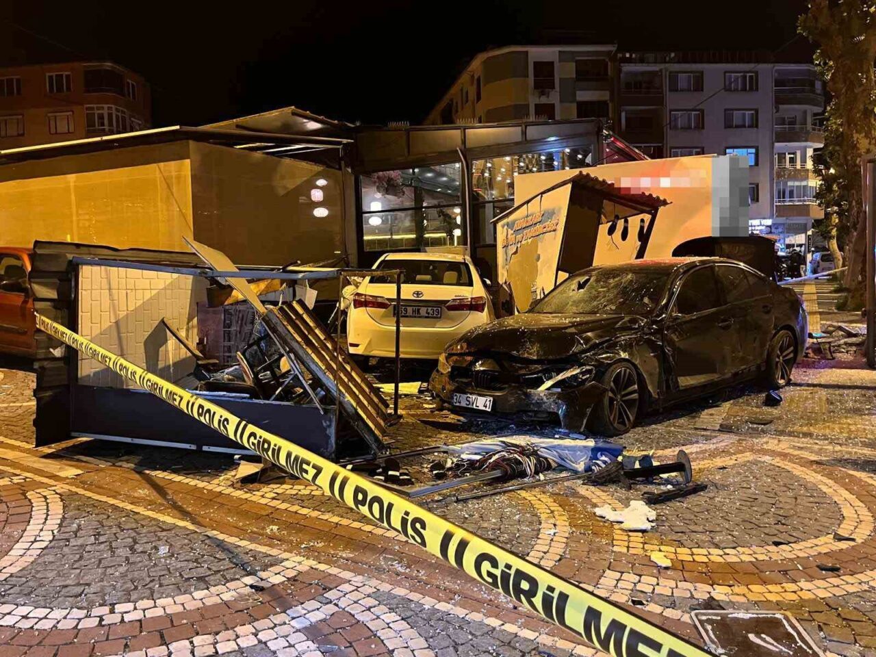 Tekirdağ’ın Hayrabolu ilçesinde meydana gelen trafik kazasında, kontrolden çıkan otomobilin