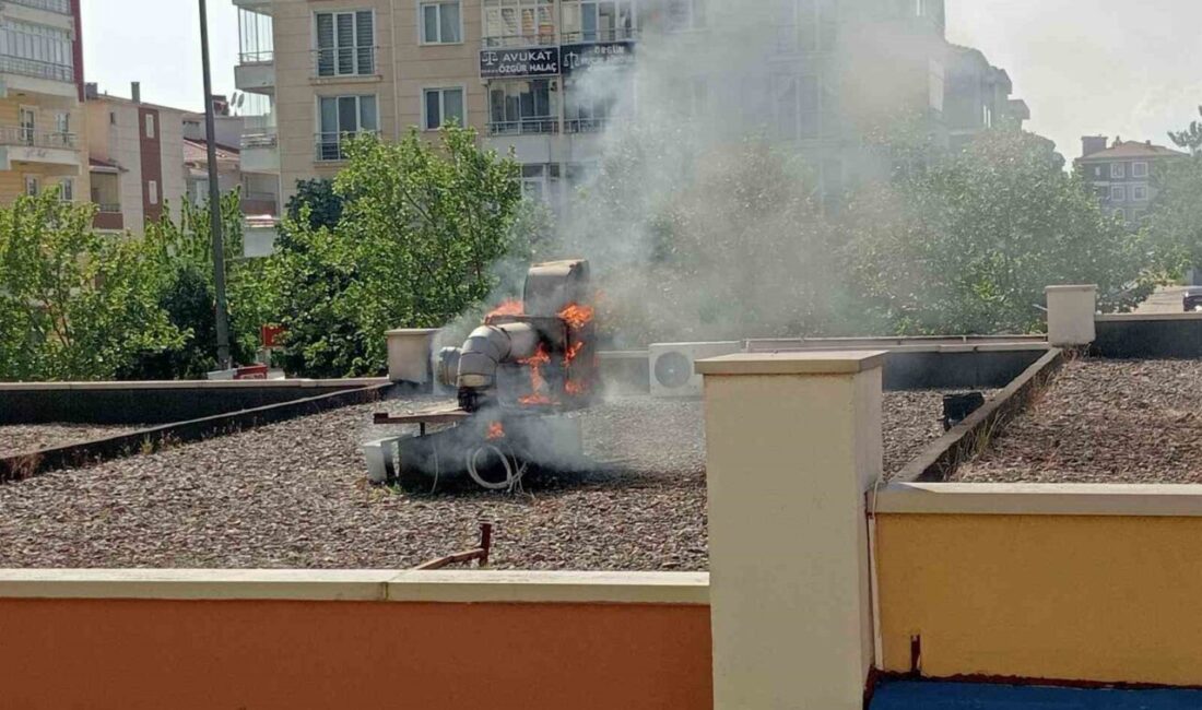 Tekirdağ Çorlu’da işyerine ait havalandırma sisteminde çıkan yangın otoparktaki araçlara