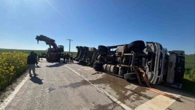 Tekirdağ’ın Çorlu ilçesinde kontrolden çıkan tırın devrilmesi sonucu meydana gelen
