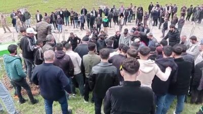 Erzurum’un Tekman ilçesinde dere yatağına düşen 9 yaşındaki çocuk boğuldu.