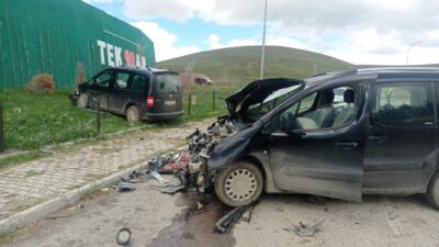 Erzurum’un Tekman ilçesinde meydana gelen trafik kazasında 6 kişi yaralandı.