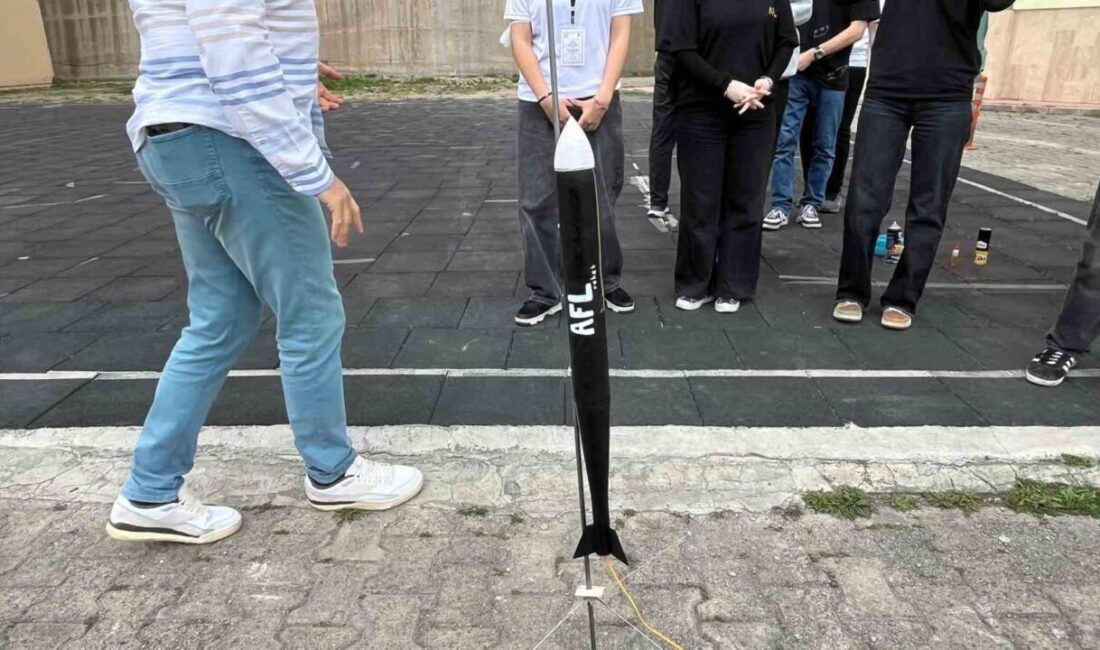 Artvin Fen Lisesi öğrencilerinin hazırladığı roket projeleri TÜBİTAK 4006 Bilim