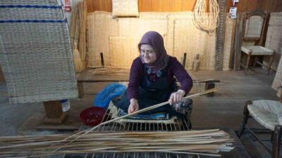 Gelişen teknoloji ve plastik üretimi nedeniyle kaybolmaya yüz tutan hasır