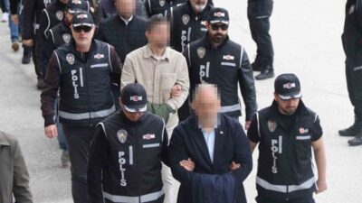 Eskişehir’de Tepebaşı Belediyesi’ne yönelik operasyonda gözaltına alınarak adliyeye sevk edilen