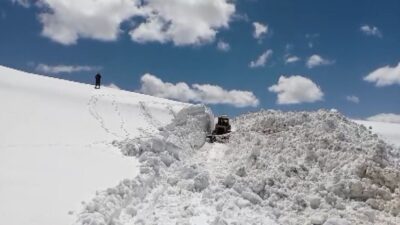 Erzincan’ın Tercan ilçesinde, mayıs ayında etkisini sürdüren yoğun kar nedeniyle