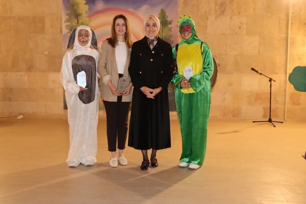 Tercan ilçesinde Erzincan Binali Yıldırım Üniversitesi Tercan Meslek Yüksekokulu öğrencileri