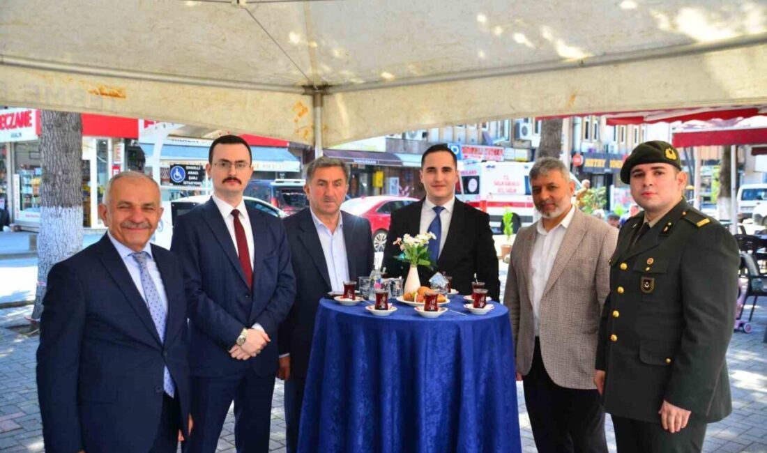 Samsun’un Terme ilçesinde Kurban Bayramı dolayısıyla resmi protokol bayramlaşması düzenlendi.