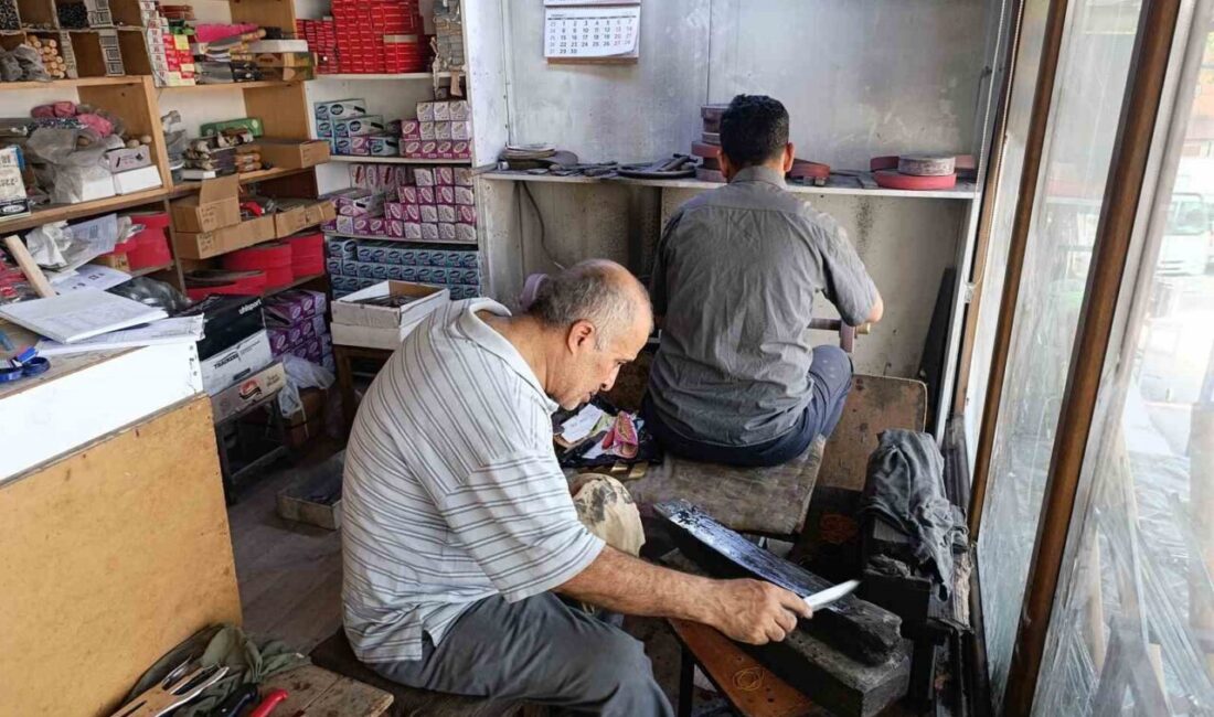 Yaklaşan Kurban Bayramı öncesinde, Kahramanmaraş’ın tescilli Hartlap bıçağı çarşı ve