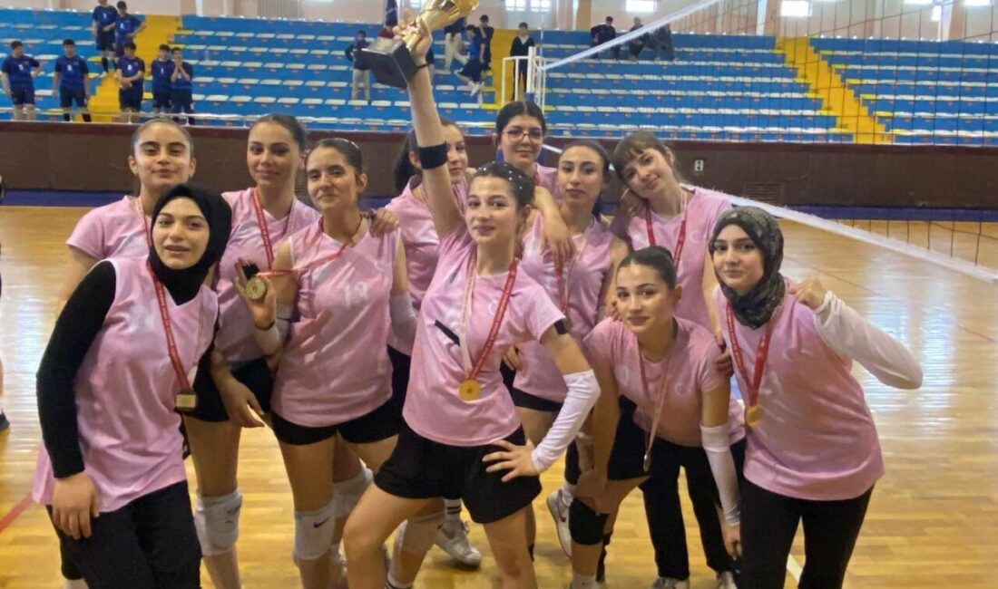 Erzurum’da düzenlenen Okullar Arası Gençler B Kızlar Voleybol Müsabakaları şampiyonu