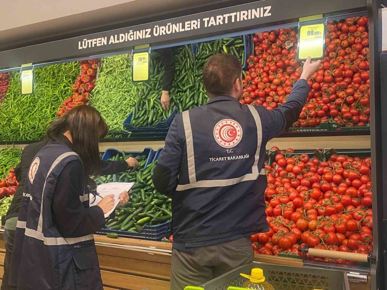 Ankara Ticaret İl Müdürlüğü ekipleri, Kurban Bayramı öncesi marketlerde denetimlerini