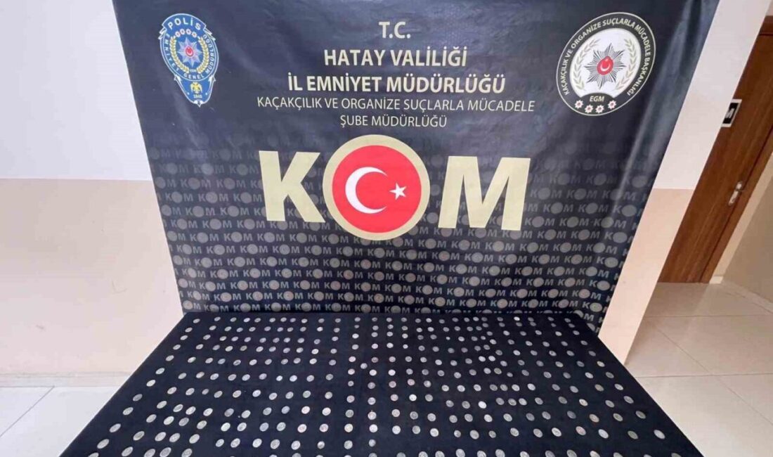 Hatay’da durdurulan ticari takside yapılan aramada tarihi eser niteliğinde 309