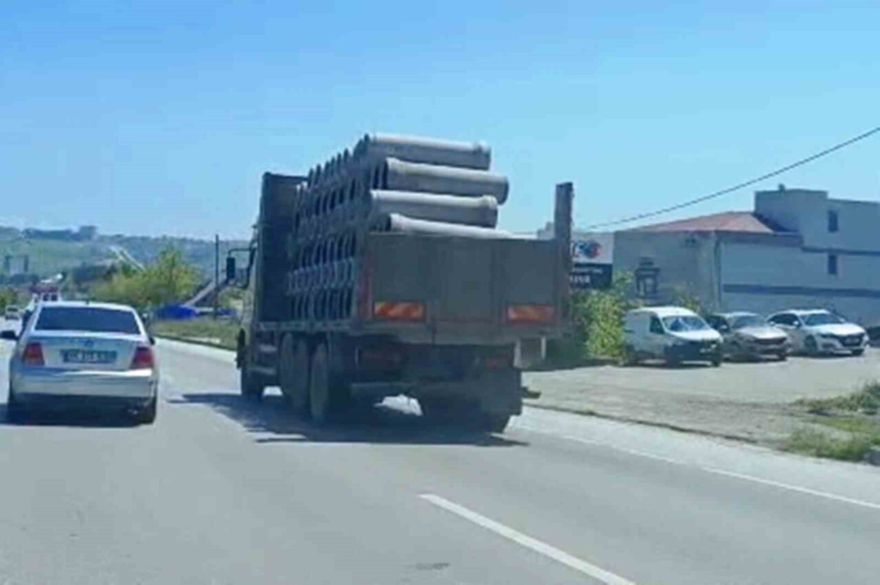SAMSUN (İHA) – Samsun’da bir tır tarafından beton boruların gerekli