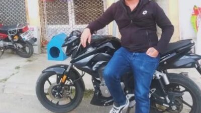 İzmir’in Tire ilçesinde otomobil ile motosikletin kafa kafaya çarpışması sonucu