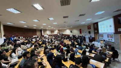 Tokat’ta üniversite öğrencileri, iklim krizine dikkat çeken anlamlı bir panelde