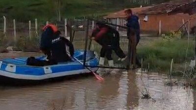 Tokat’ın Almus ilçesinde sağanak yağış sonrası sular altında kalan bölgede