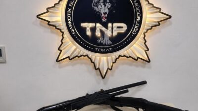 Tokat’ta bir eve düzenlenen operasyonda uyuşturucu madde, hassas terazi ve