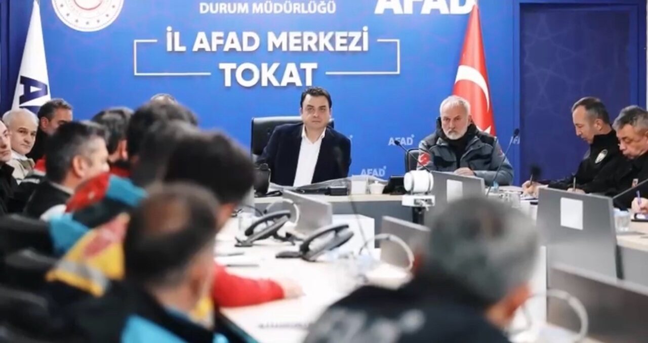 Tokat’ta muhtemel sel ve su baskınlarına karşı düzenlenen koordinasyon toplantısının