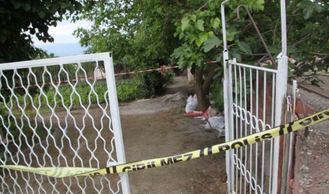 Eşinin kendisini aldattığını düşündüğü kişinin babasına ait bağ evine el